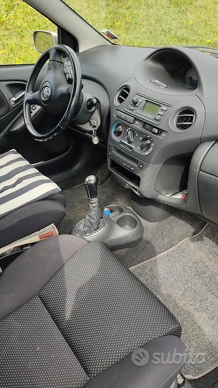 Usata Toyota Yaris Sport 2003 Grigio Berlina