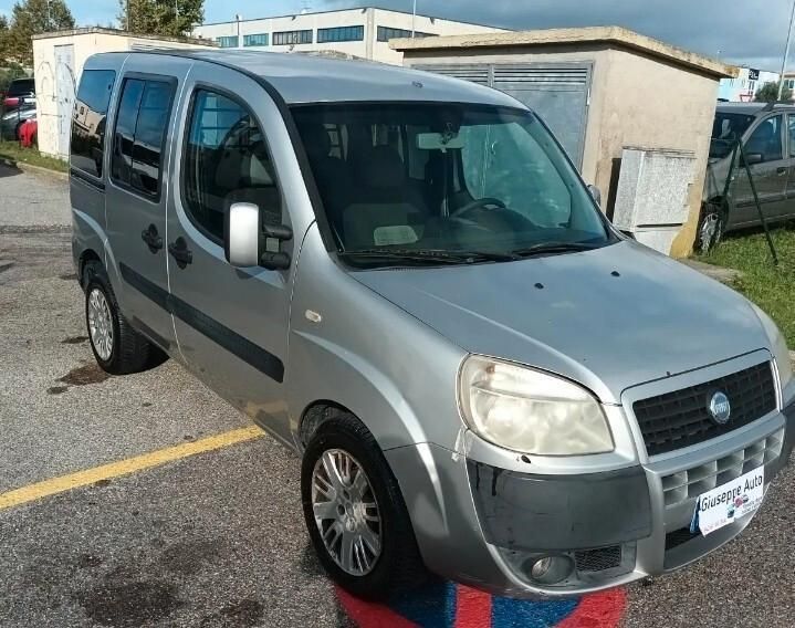 Usata Fiat Doblò 69 CV (50 kW) 2007 Argento Monovolume
