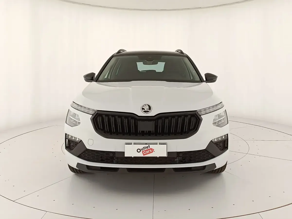 Nuova Skoda Kamiq 115 CV (84 kW) 2026 Bianco luna metallizzato nero tulipano p SUV