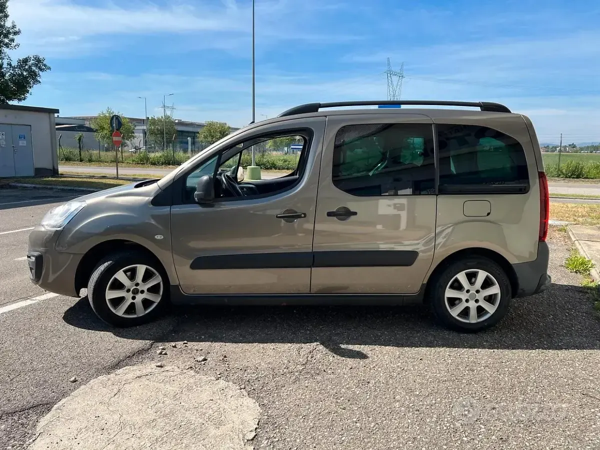 Usata Citroën Berlingo Feel 110 CV (80 kW) 2017 Grigio Monovolume