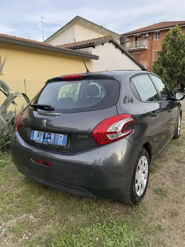 Usata Peugeot 208 Access 82 CV (60 kW) 2014 Utilitaria