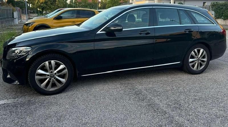 Usata Mercedes C200 Premium 160 CV (117 kW) 2019 Nero Station wagon