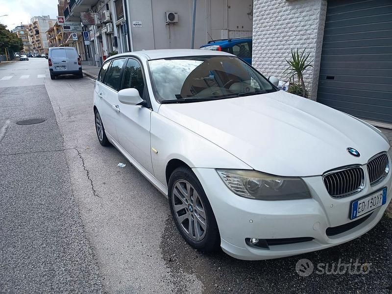Usata 2010 BMW 320 Efficient Dynamics Station wagon | 5000 € (Buon prezzo) - Immagine 1/4