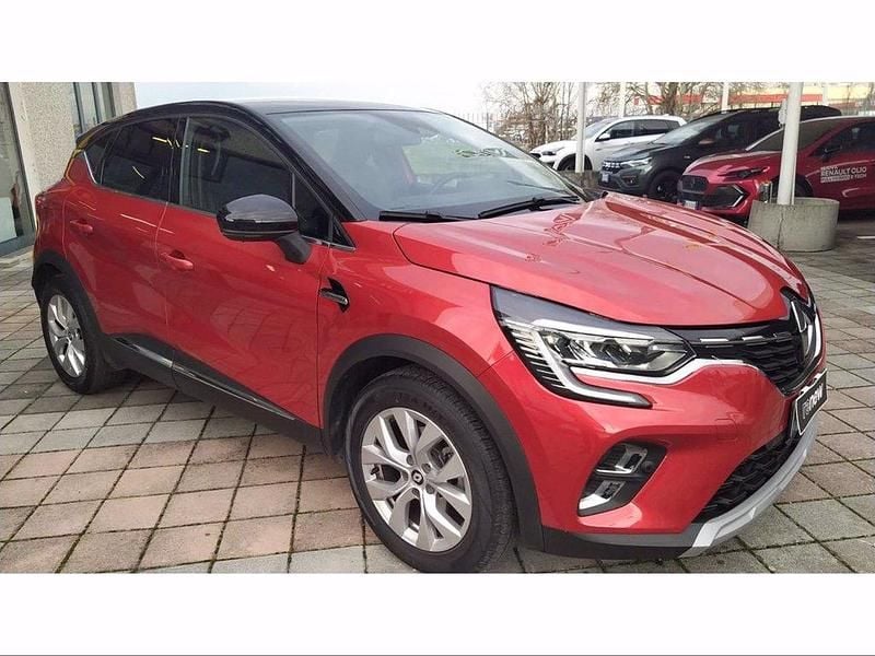 Usata Renault Captur Intens 143 CV (105 kW) 2022 Rosso SUV