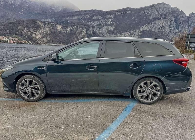 Usata Toyota Auris Touring Sports Lounge 99 CV (72 kW) 2015 Station wagon