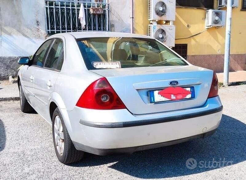 Usata Ford Mondeo 115 CV (84 kW) 2001 Grigio Berlina