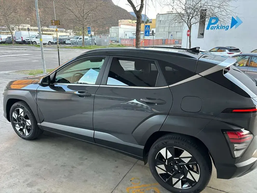 Usata Hyundai Kona 105 CV (77 kW) 2024 Grigio SUV