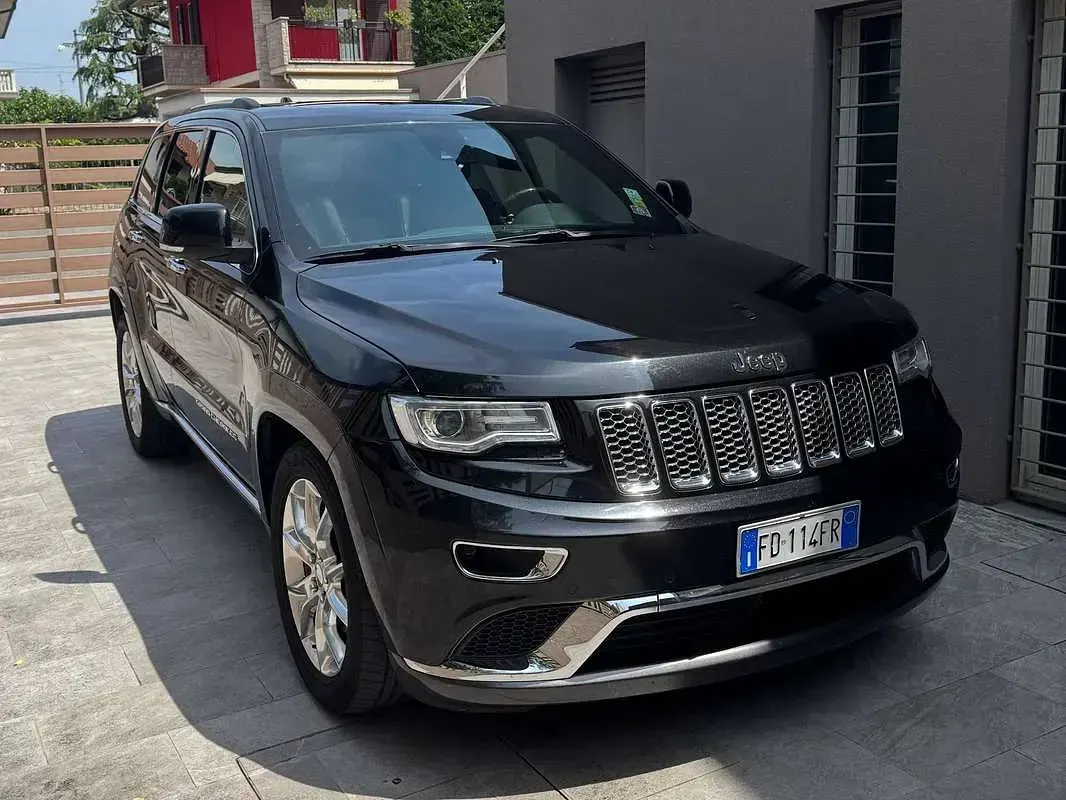 Usata Jeep Grand Cherokee Summit 250 CV (183 kW) 2016 Nero SUV