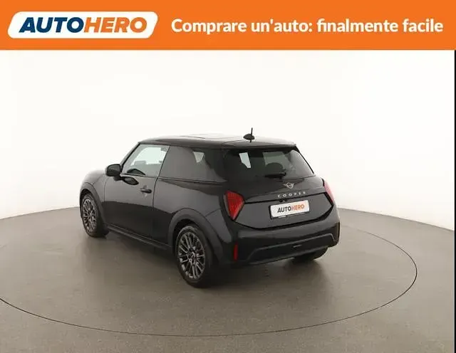 Usata Mini Cooper Classic 114 kW (156 CV) 2025 Nero Utilitaria