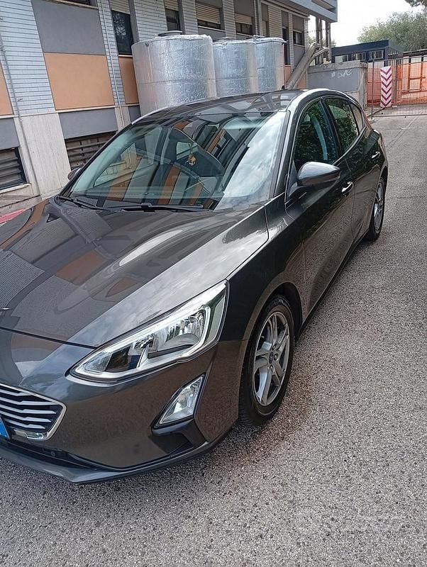 Usata Ford Focus 95 CV (69 kW) 2018 Grigio Berlina