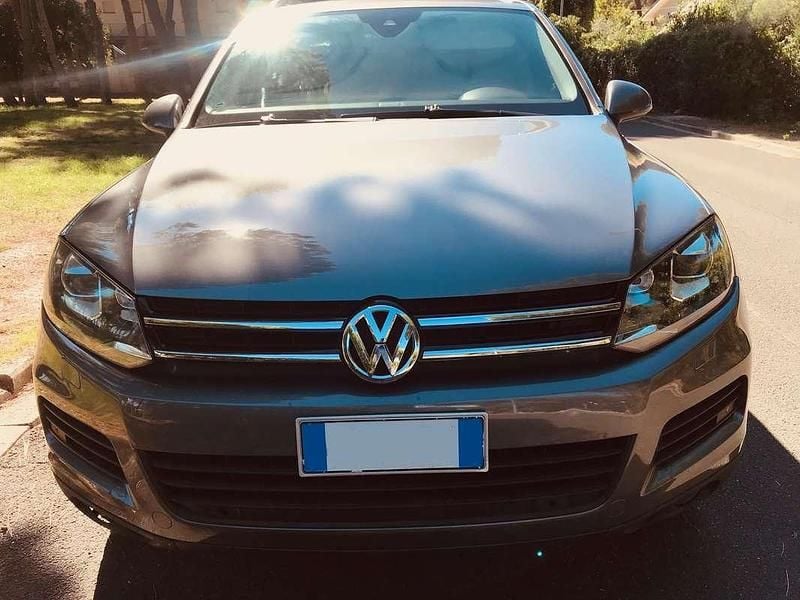 Usata VW Touareg 239 CV (175 kW) 2011 Grigio SUV