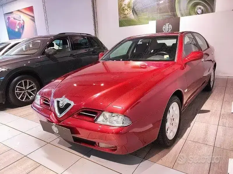 Usata Alfa Romeo 166 155 CV (114 kW) 1999 Rosso Berlina