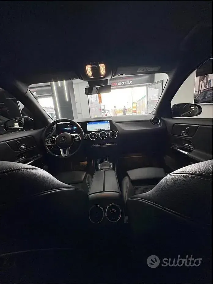Usata Mercedes GLA200 163 CV (119 kW) 2021 Nero SUV