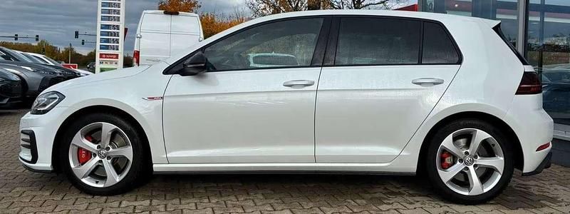 Usata VW Golf VII GTI 245 CV (180 kW) 2019 Oryx bianco Berlina