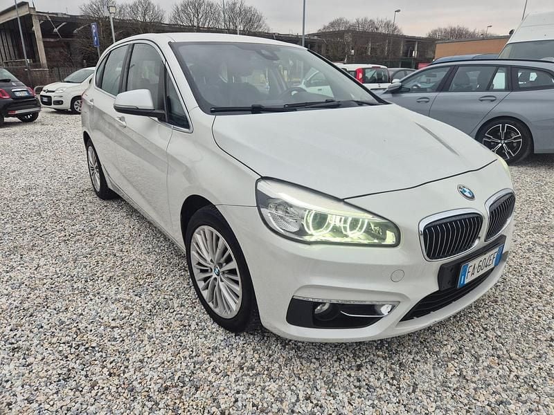 Usata BMW 216 Active Tourer Luxury Line 116 CV (85 kW) 2015 Bianco Monovolume