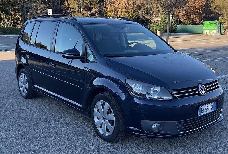 Usata VW Touran Comfortline 105 CV (77 kW) 2015 Blu/azzurro Monovolume