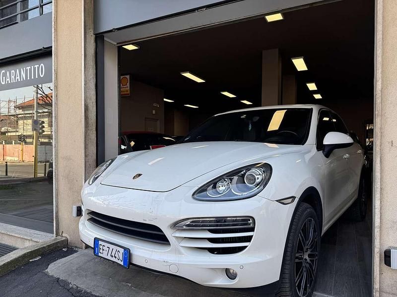 Usata Porsche Cayenne 239 CV (175 kW) 2011 Bianco SUV