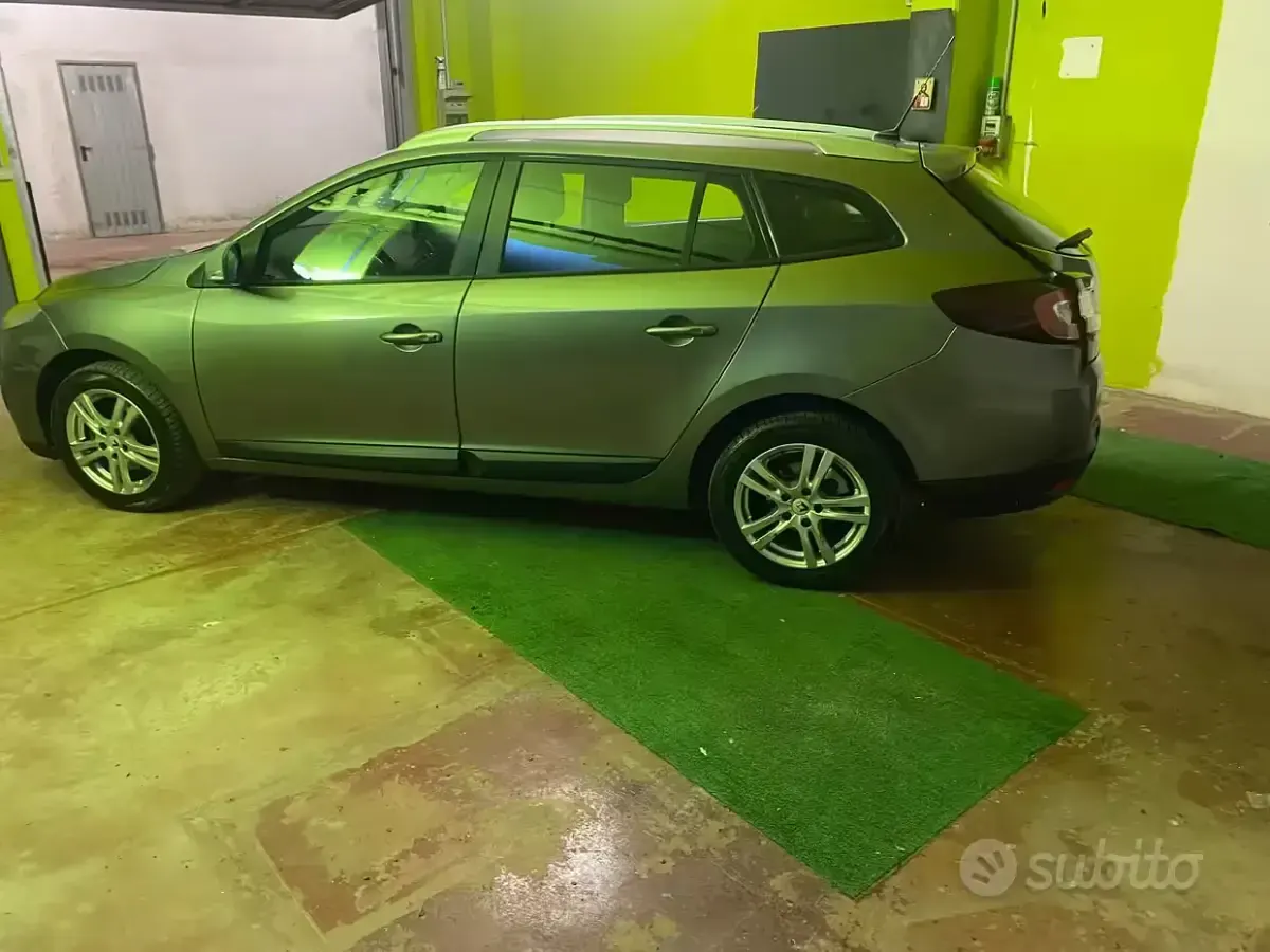 Usata Renault Mégane GrandTour 110 CV (80 kW) 2013 Grigio Station wagon