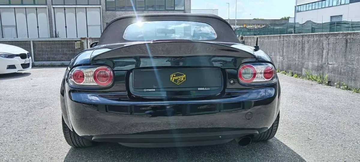 Usata Mazda MX5 High 126 CV (92 kW) 2006 Nero Cabrio