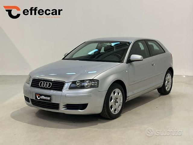 Usata Audi A3 Attraction 102 CV (75 kW) 2005 Grigio Utilitaria