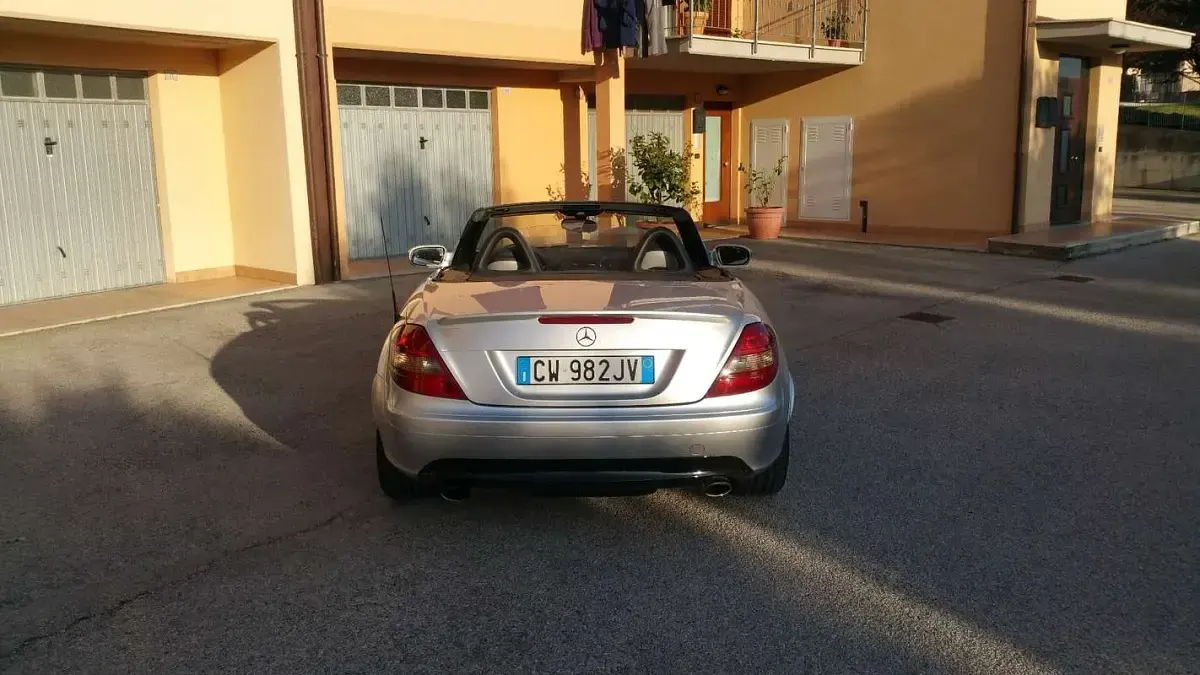 Usata Mercedes SLK200 163 CV (119 kW) 2005 Cabrio