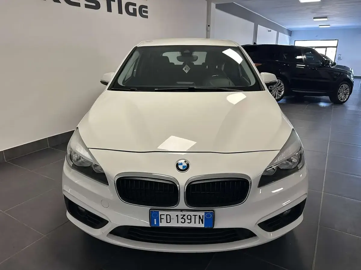 Usata BMW 216 Active Tourer Luxury Line 116 CV (85 kW) 2016 Bianco Monovolume