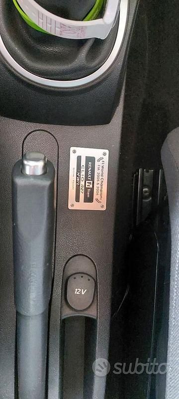 Usata Renault Clio II 200 CV (147 kW) 2009 Nero Berlina