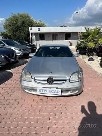 Usata Mercedes SLK200 163 CV (119 kW) 2000 Argento metallizzato Cabrio