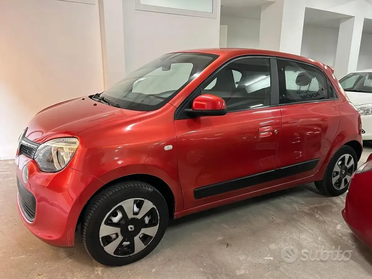 Usata Renault Twingo Experience 69 CV (50 kW) 2016 Rosso Utilitaria