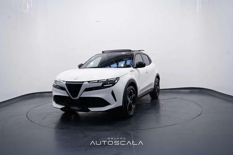 Bianco sempione Nuova 2025 Alfa Romeo Junior Edizione Speciale SUV | 31.990 € (Cara) - Immagine 1/4