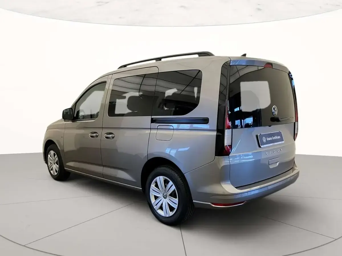 Nuova VW Caddy Life 122 CV (89 kW) 2026 Beige mojave metallizzato Monovolume