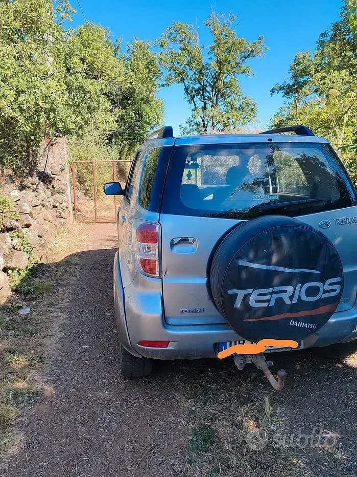 Usata Daihatsu Terios 2005 Grigio SUV