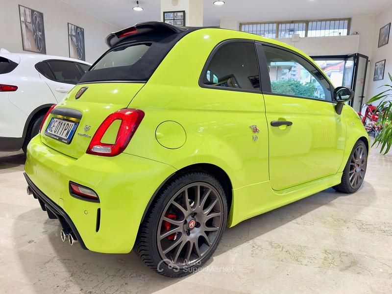Usata Abarth 595C Competizione 179 CV (131 kW) 2021 Verde adrenalina Cabrio