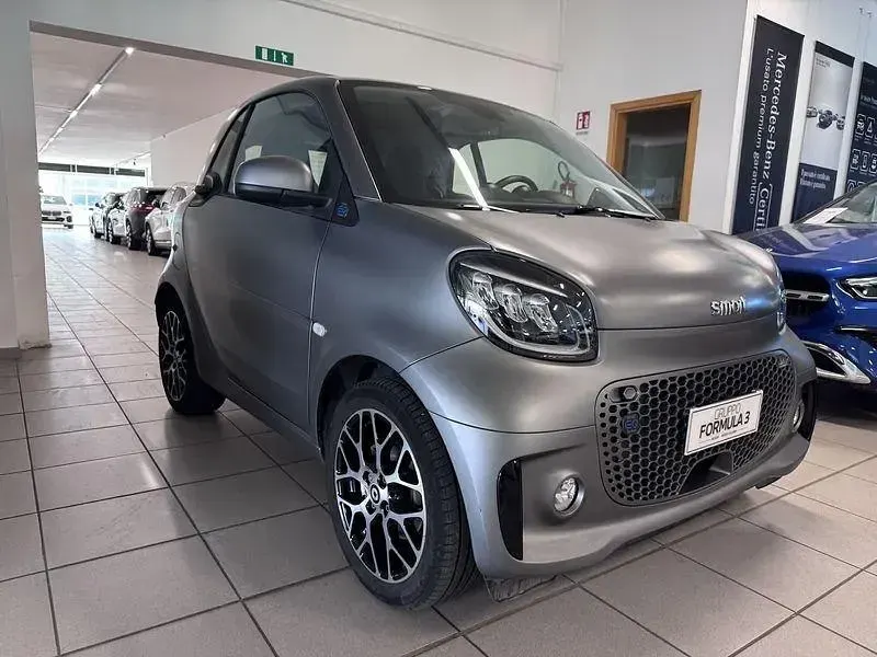Usata Smart ForTwo Coupé Prime 60 kW (82 CV) 2022 Grigio Utilitaria