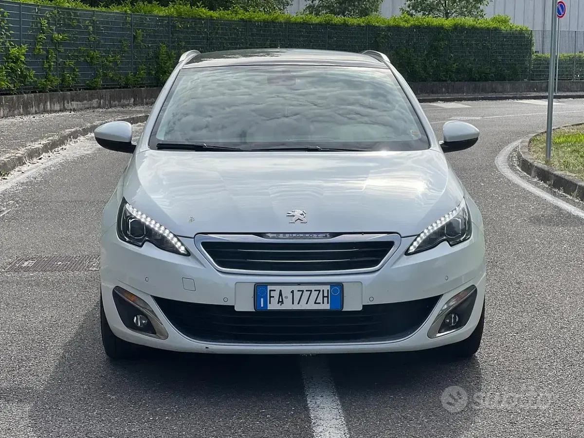 Usata Peugeot 308 GT-line 120 CV (88 kW) 2015 Bianco Station wagon