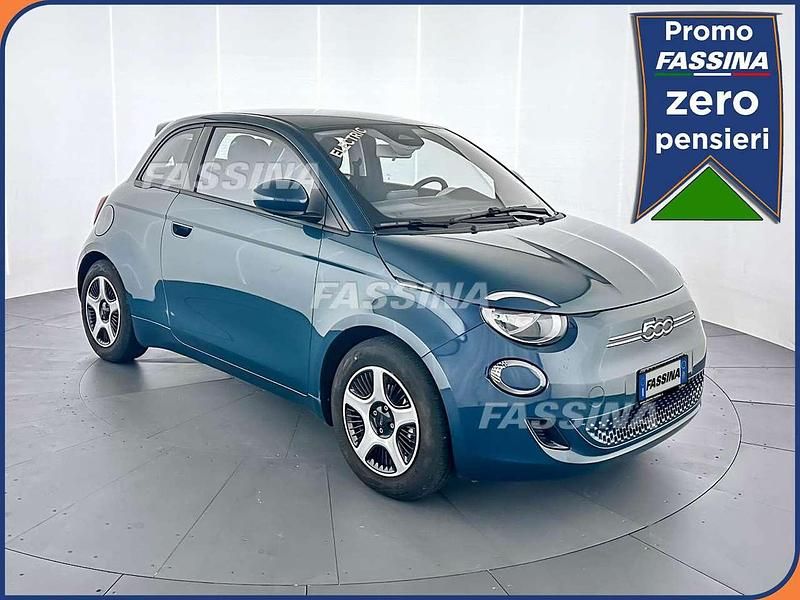 Usata Fiat 500e Action 69 kW (95 CV) 2022 Blu Berlina