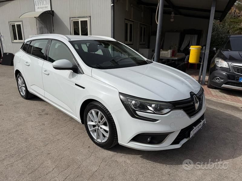 Usata Renault Mégane GrandTour 110 CV (80 kW) 2017 Bianco Station wagon