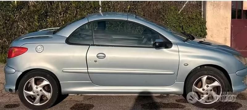 Usata Peugeot 206 CC 2004 Blu Cabrio