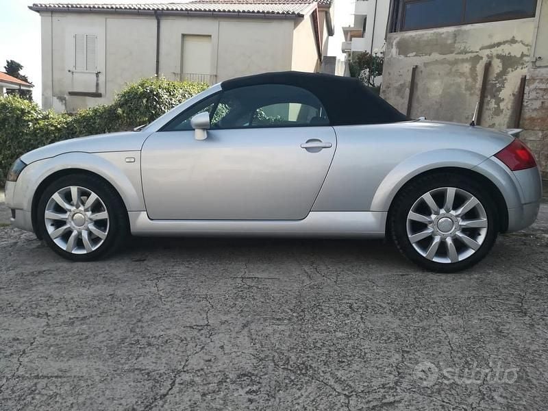 Usata Audi TT 150 CV (110 kW) 2003 Grigio Coupé