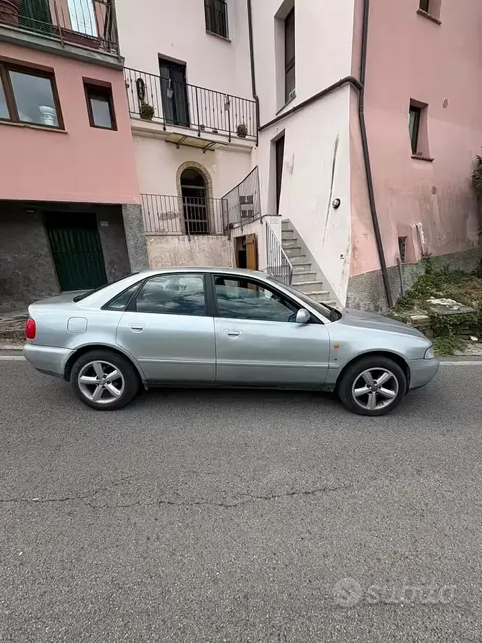 Usata Audi A4 125 CV (91 kW) 1997 Berlina
