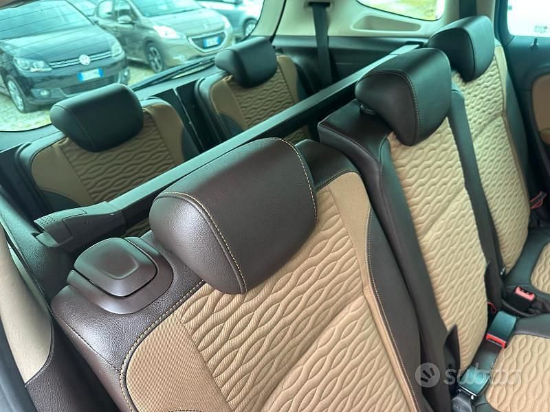 Usata Opel Zafira Tourer Cosmo 150 CV (110 kW) 2014 Marrone Monovolume