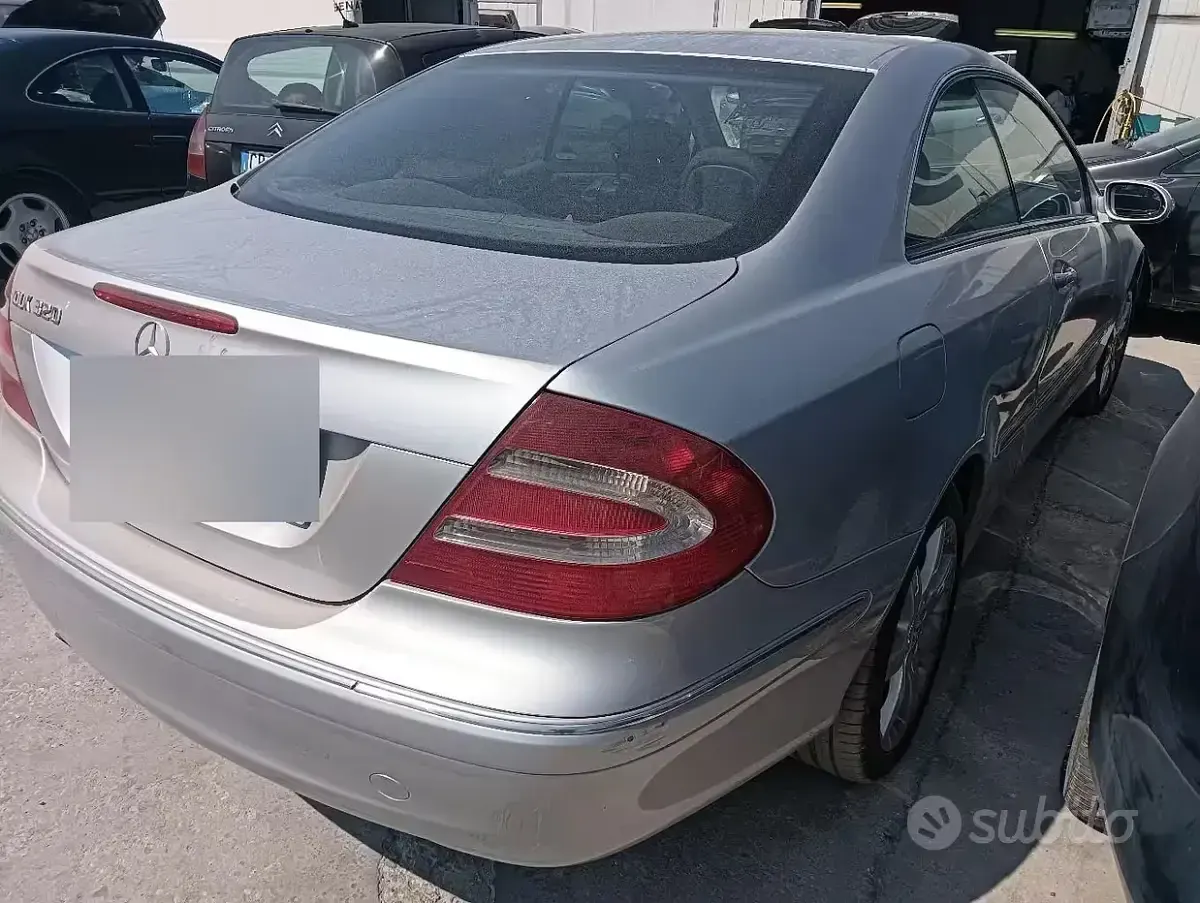 Usata Mercedes CLK320 218 CV (160 kW) 2002 Grigio Berlina