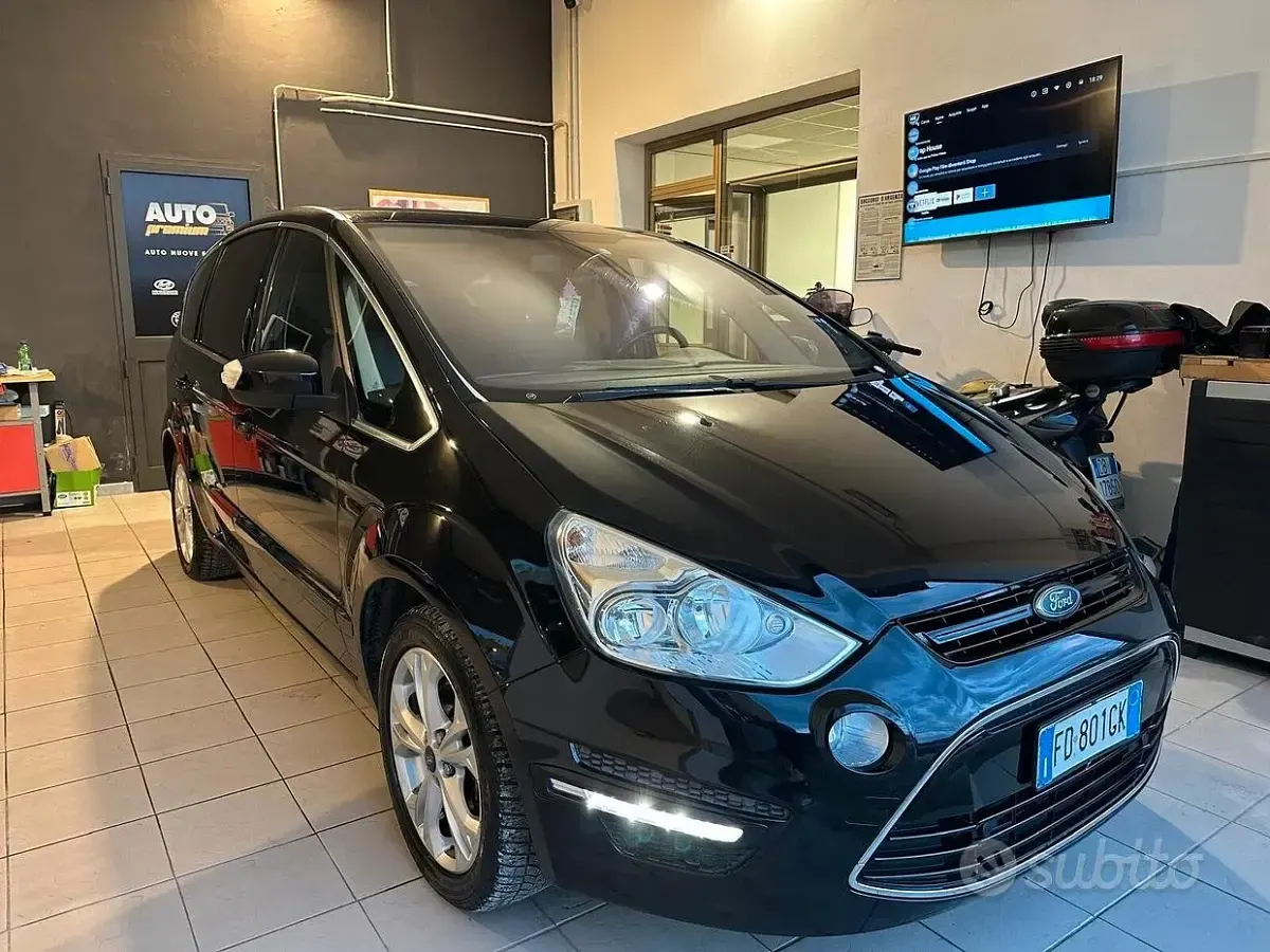 Usata Ford S-MAX Business Edition 163 CV (119 kW) 2015 Nero Monovolume