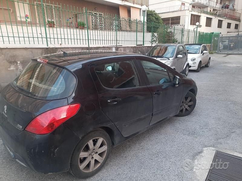 Usata Peugeot 308 Business-Line 93 CV (68 kW) 2011 Nero Berlina