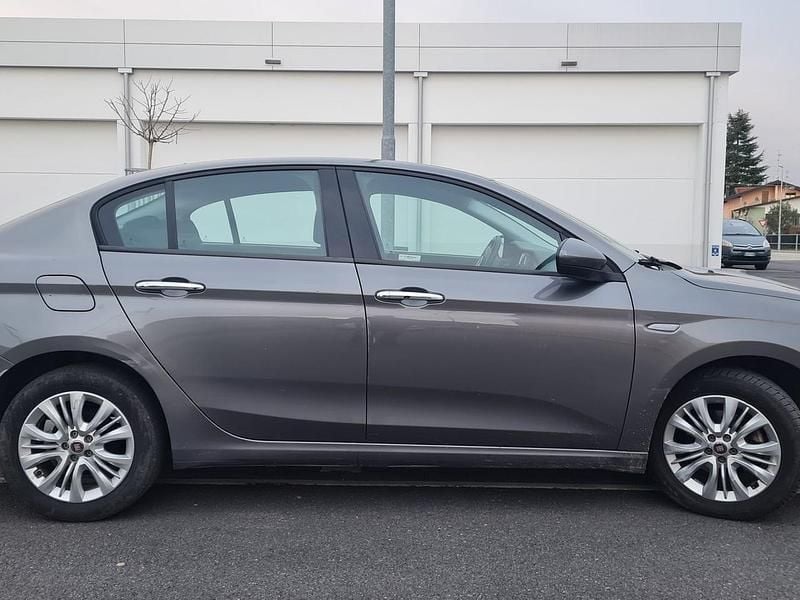 Usata Fiat Tipo Lounge 95 CV (69 kW) 2016 Grigio Berlina