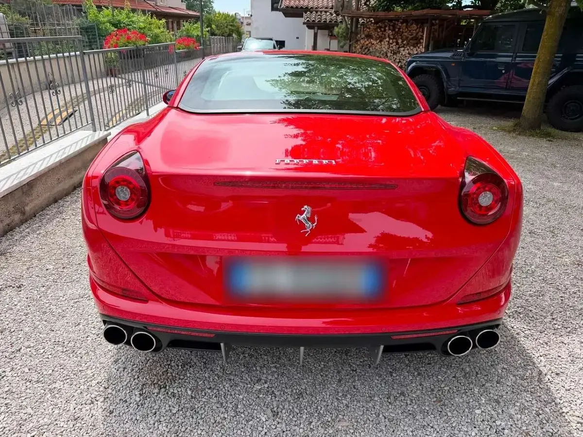 Usata Ferrari California 560 CV (411 kW) 2017 Other Cabrio