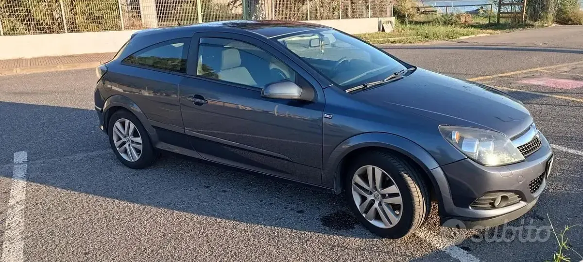Usata Opel Astra GTC 90 CV (66 kW) 2008 Blu Berlina