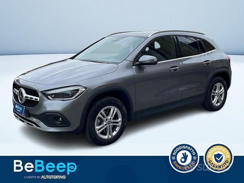 Usata Mercedes GLA200 150 CV (110 kW) 2023 Grigio metallizzato SUV