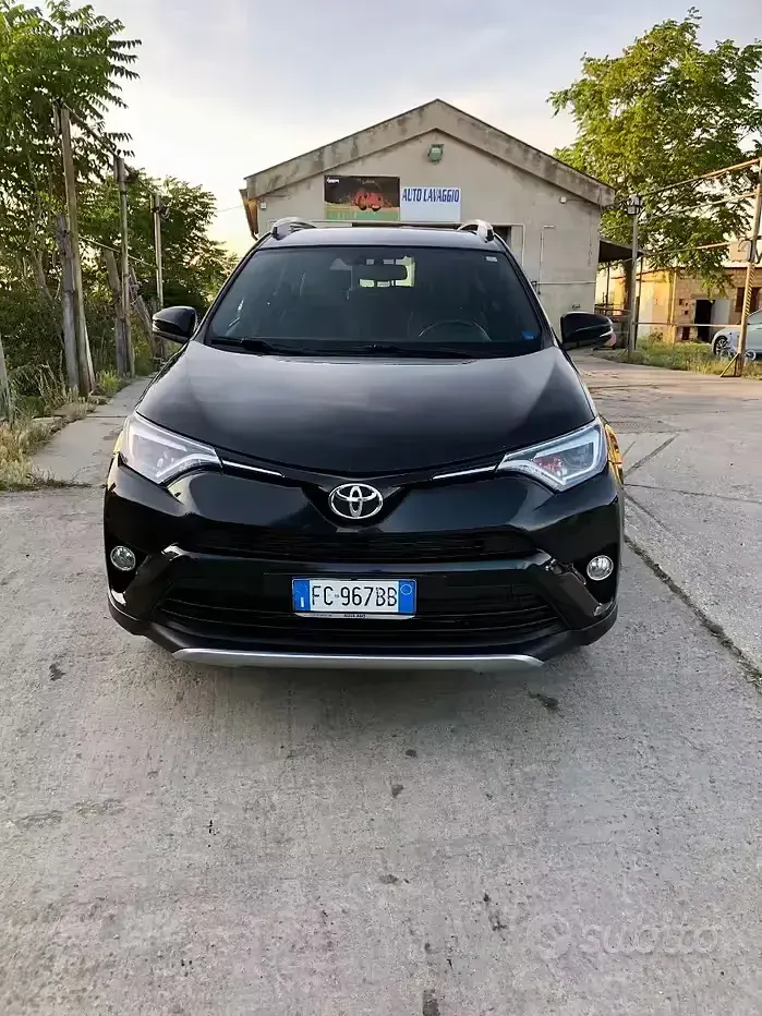 Usata Toyota RAV4 Style 143 CV (105 kW) 2016 Nero SUV