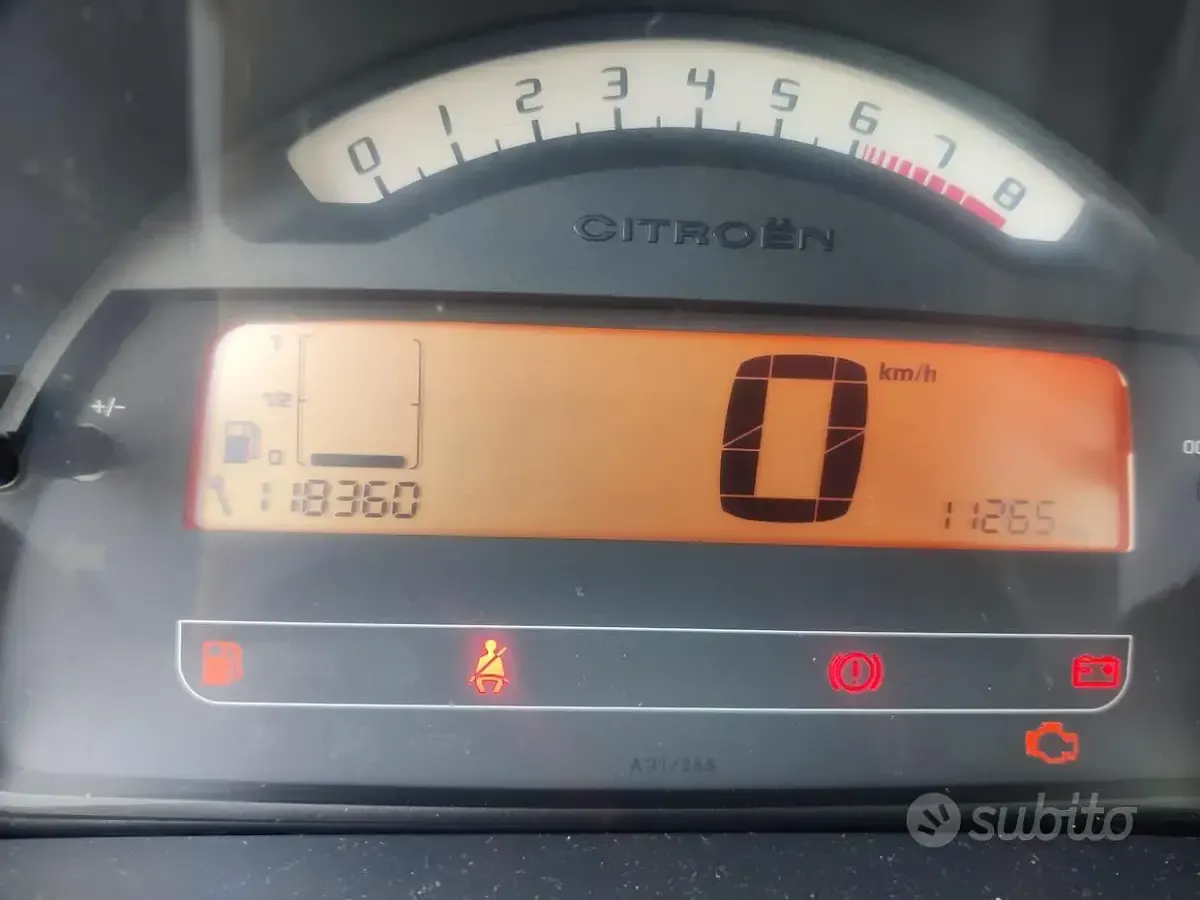 Begagnad Citroën C3 60 HK (44 kW) 2006 Grå Sedan